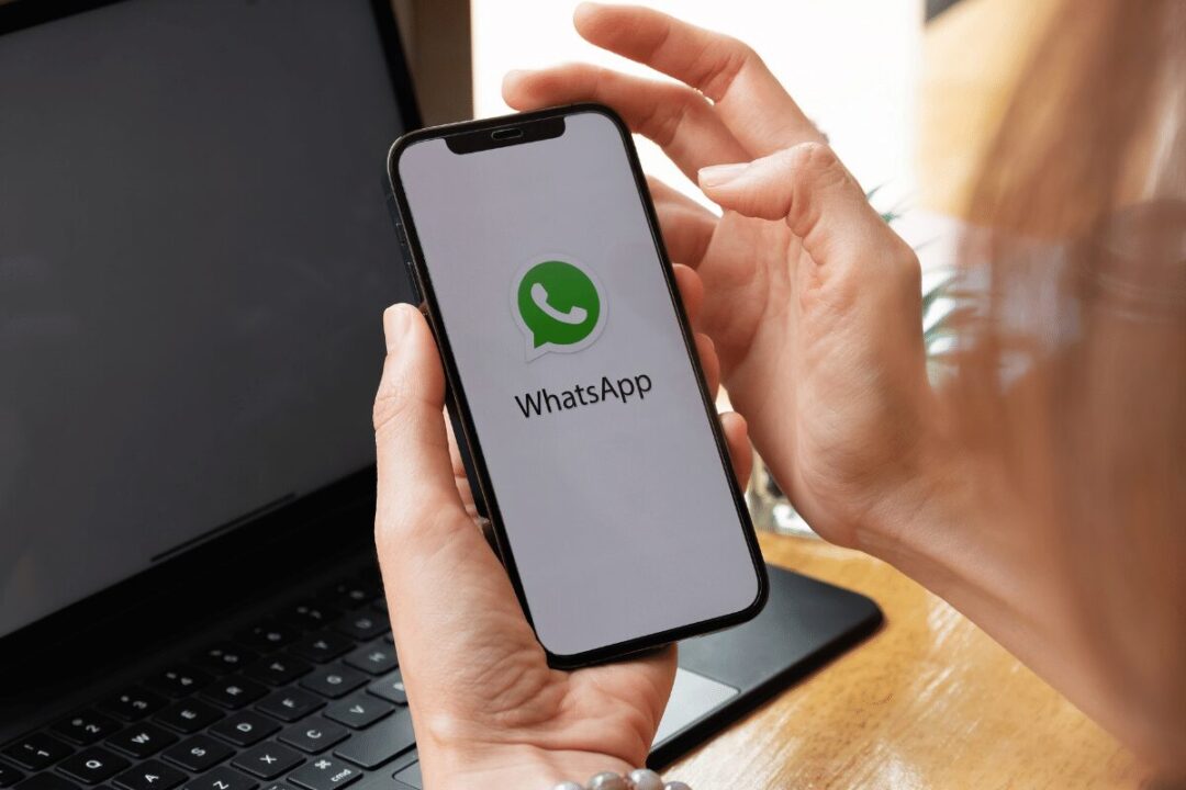 Cabecera ¿Es seguro comunicarte con tus pacientes a través de WhatsApp o redes sociales?